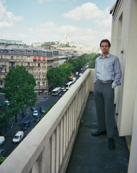 Martin Thörnquist på vår närmast franska balkong högst upp på Scandinaviska Hotellet