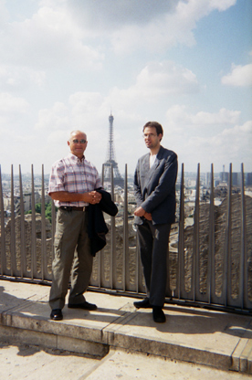 Arc de Triomphe/Tour Eiffel/iNGVAR och Martin med goda utsikter